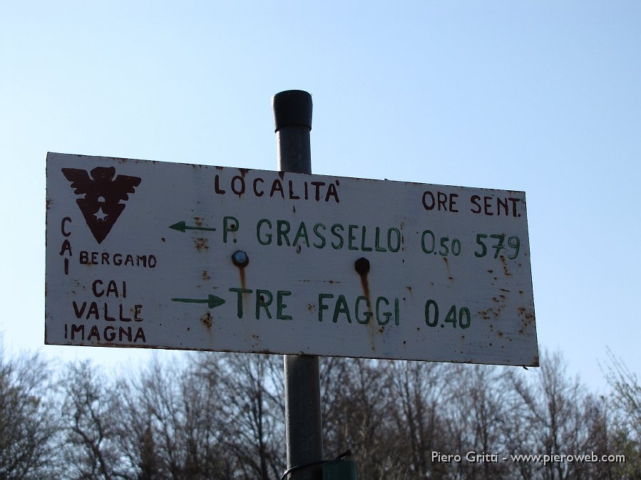 03 Imbocchiamo il sentiero 579 per il Passo Grassello-Zuc di Valbona.jpg